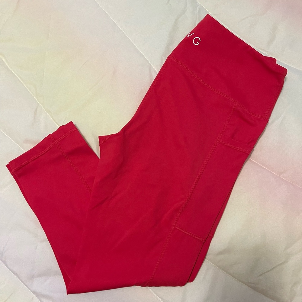 EUC CVG Malibu Pink Capris - Medium